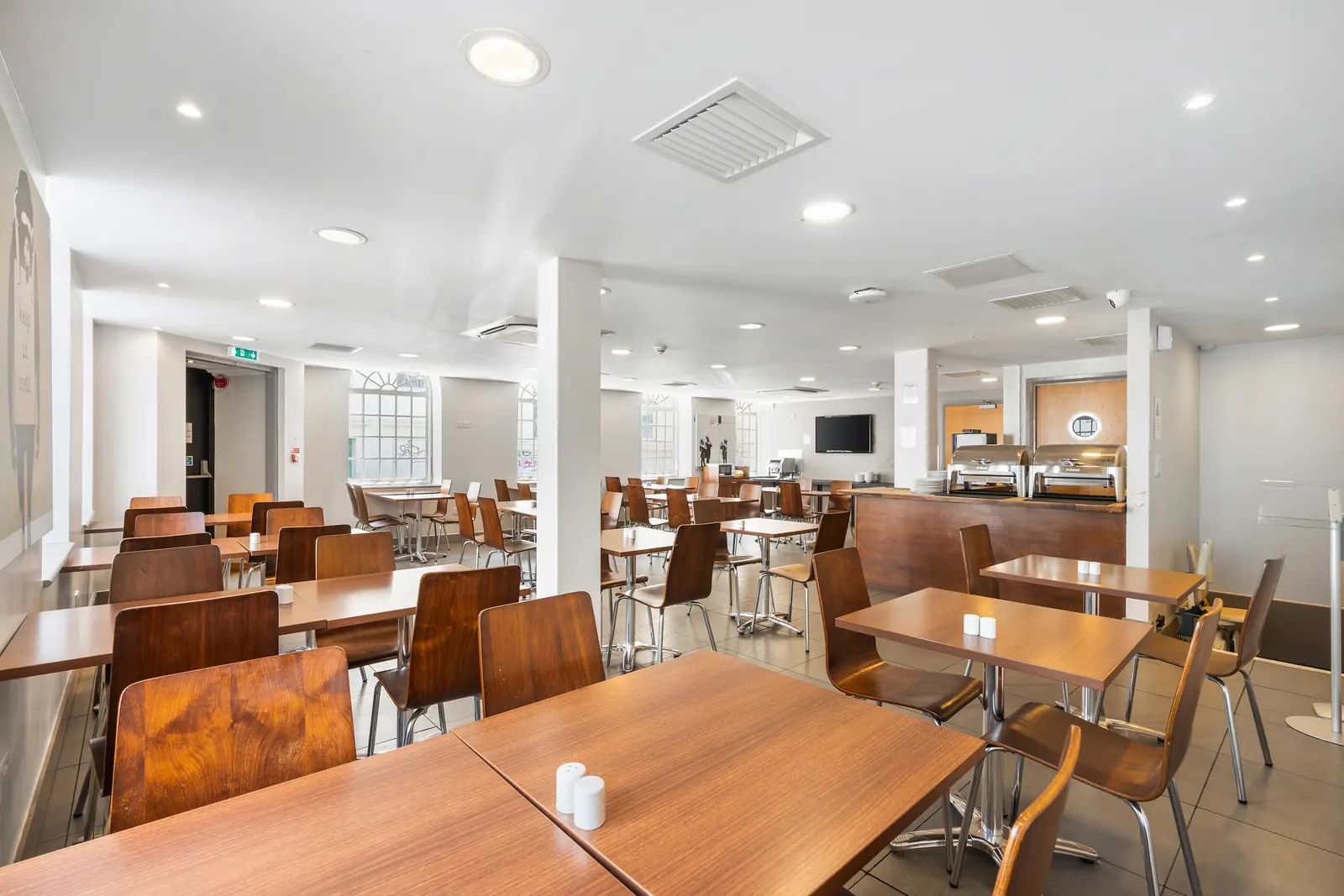 Breakfast room tables