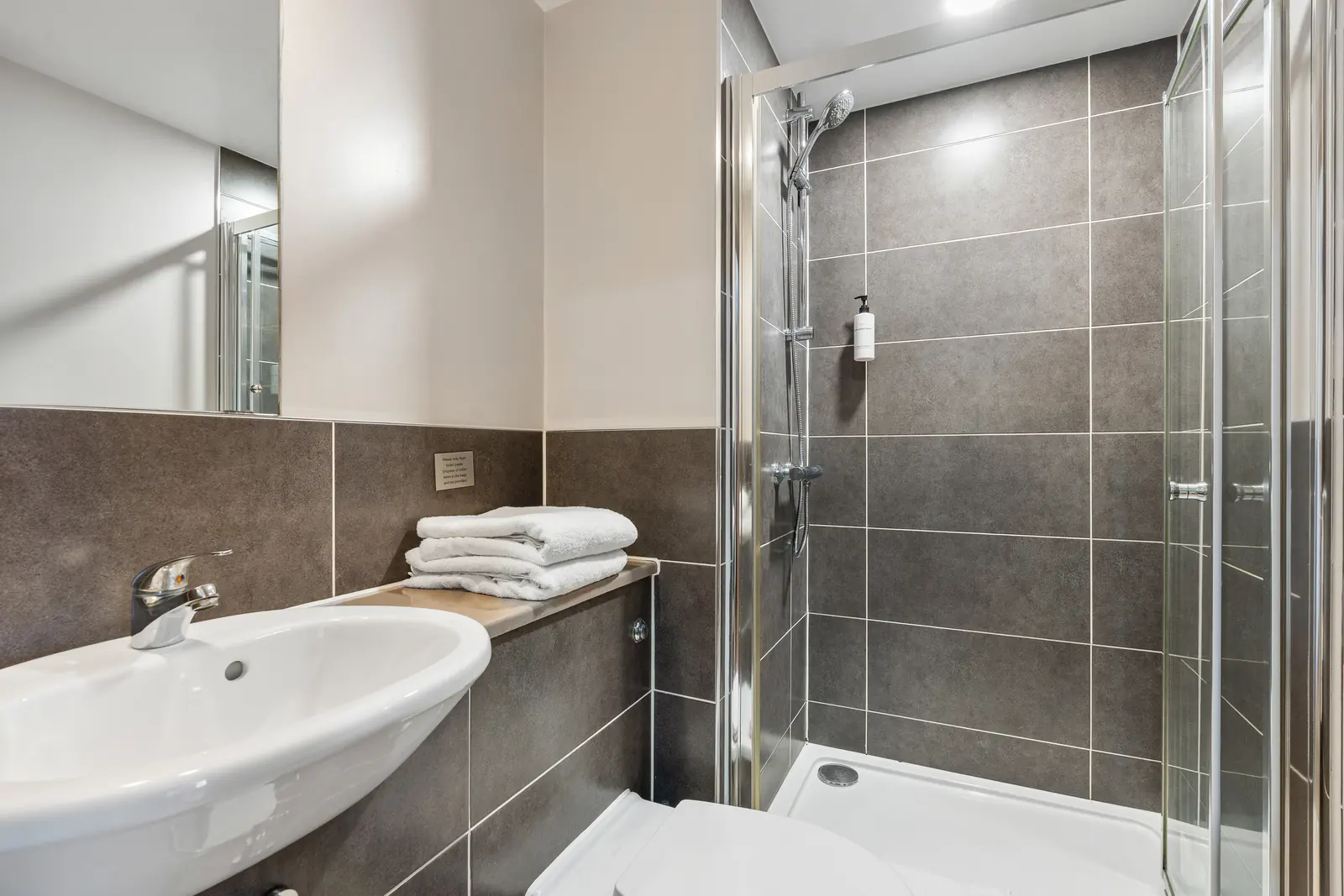 En-suite bathroom with walk-in shower